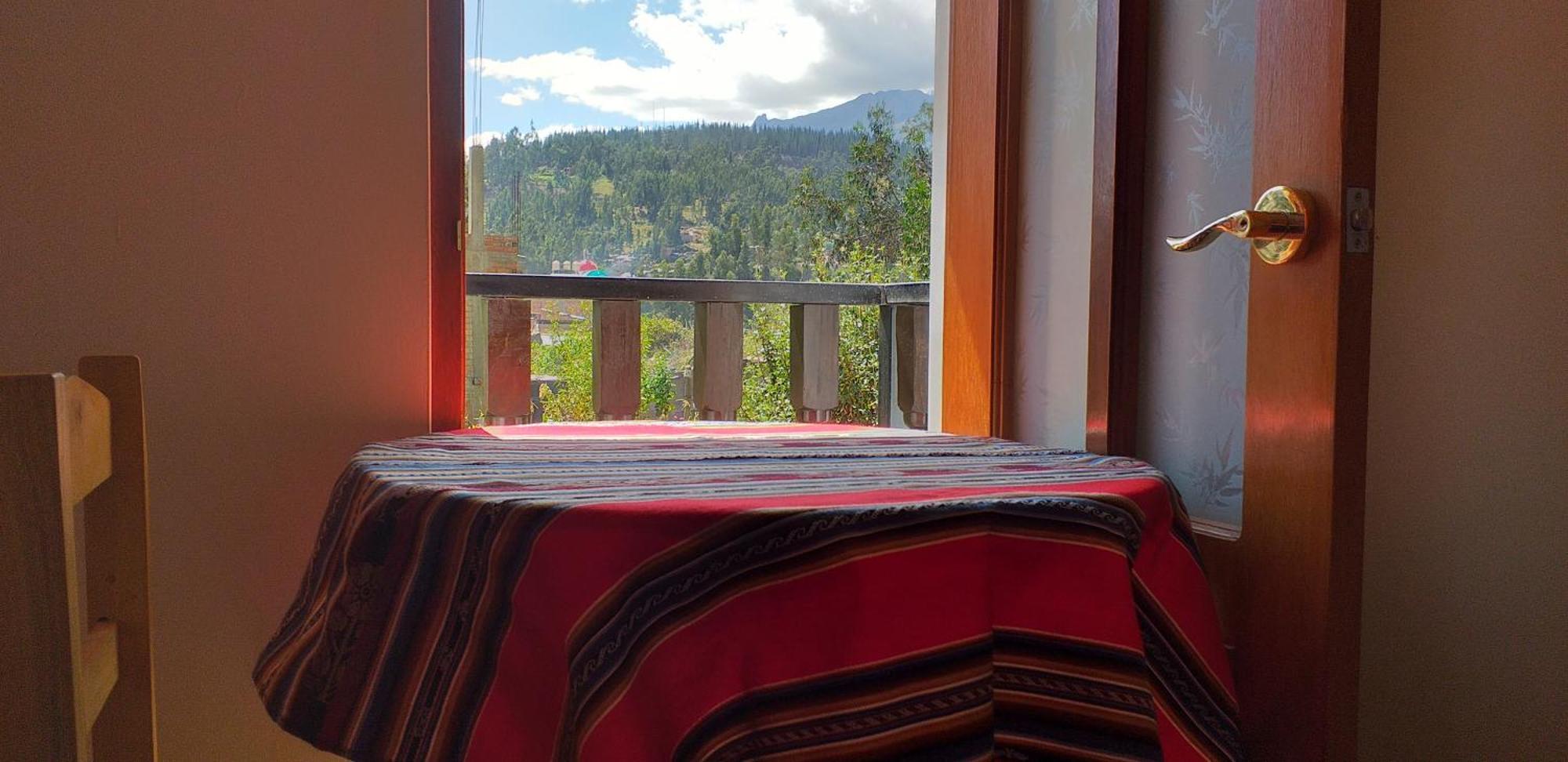 Amazing Huaraz Bed & Breakfast Exterior photo